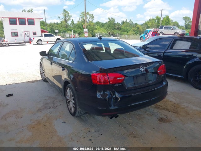 3VWL17AJ0EM382090 Volkswagen Jetta 1.8t Sel