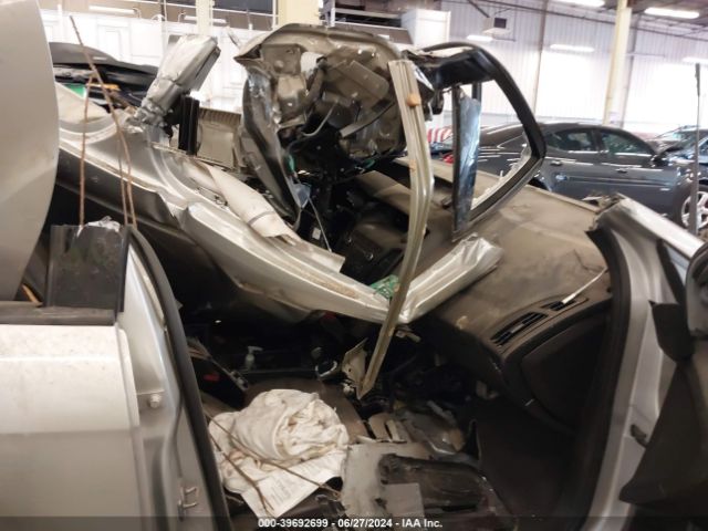 1FADP3F2XJL228777 Ford FOCUS SE
