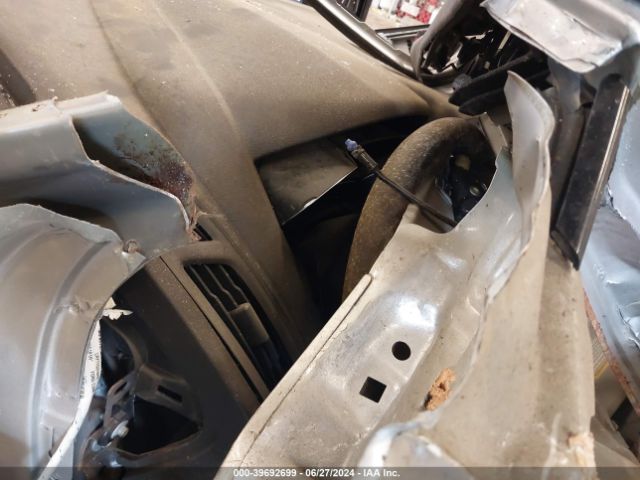 1FADP3F2XJL228777 Ford FOCUS SE