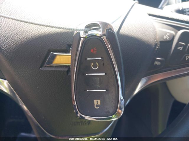 2GNAXHEV8J6224216 Chevrolet EQUINOX LS