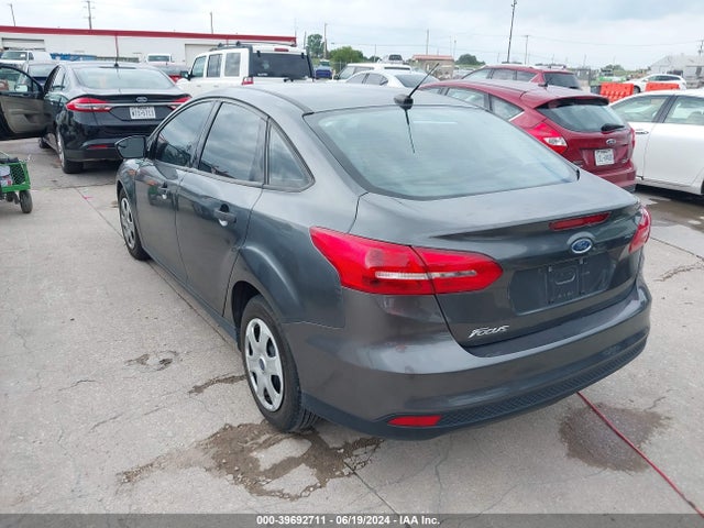 Ford FOCUS S 2018 1FADP3E29JL229162 Image 3