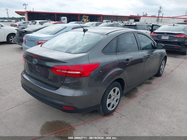 Ford FOCUS S 2018 1FADP3E29JL229162 Image 4