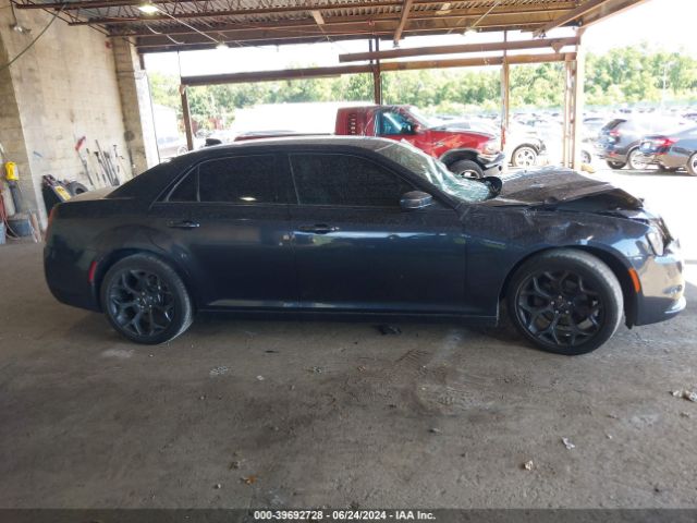 2C3CCABG0KH533490 Chrysler 300 300s