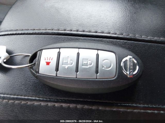 5N1AT2MM4HC798464 Nissan ROGUE SV