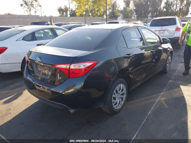 Toyota COROLLA LE 2018 2T1BURHE2JC034188 Image 4