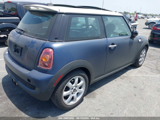 2007 MINI COOPER S WMWMF73537TL92557 Photo 3
