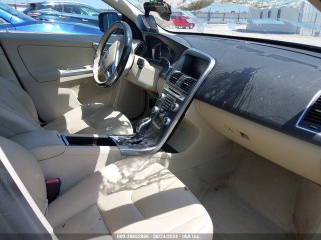 YV440MDK9G2781195 Volvo Xc60 T5 Drive-e Premier