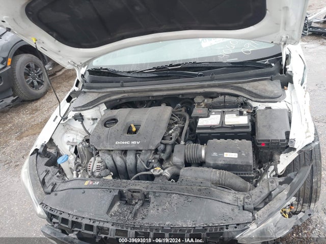 Hyundai Elantra Value Edition 2017 5NPD84LF0HH160914 Image 10