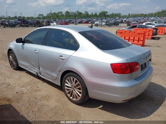 3VWL07AJ4EM423730 Volkswagen Jetta 1.8t Sel