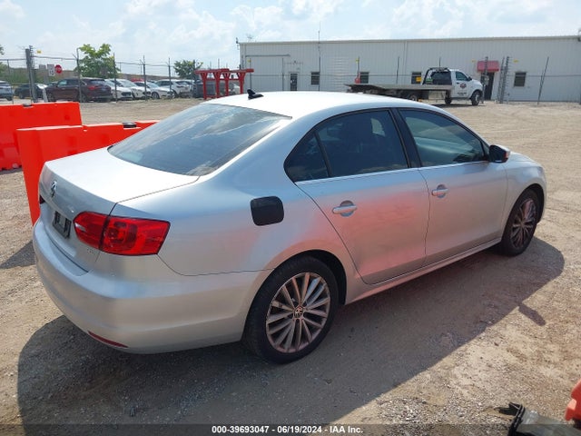 3VWL07AJ4EM423730 Volkswagen Jetta 1.8t Sel