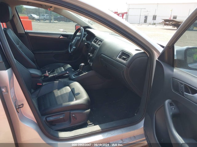 3VWL07AJ4EM423730 Volkswagen Jetta 1.8t Sel