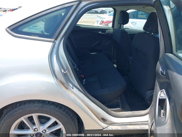 Ford FOCUS SE 2018 1FADP3F25JL259144 Image 8