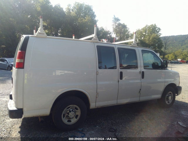 Chevrolet Express 2500 Work Van 2015 1GCWGFCF9F1283705 Image 13