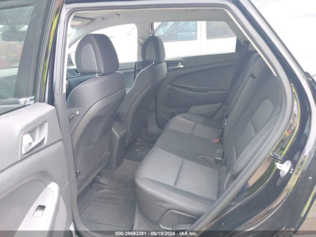 KM8J23A48HU391514 Hyundai TUCSON SE