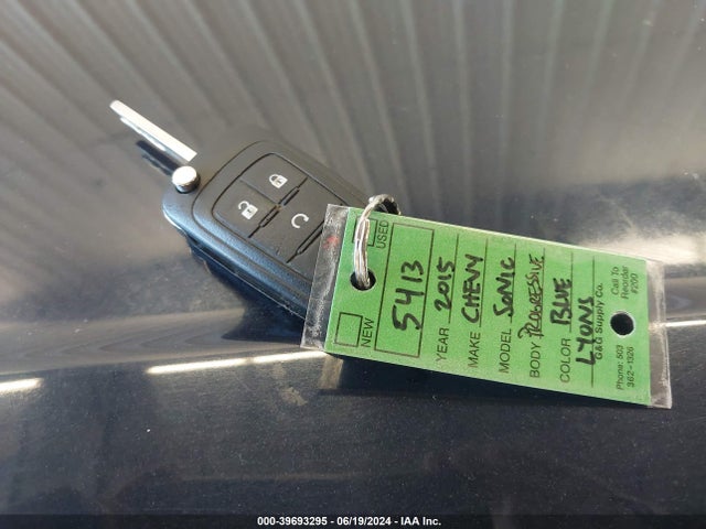 Chevrolet Sonic Lt Auto 2015 1G1JC6SH9F4170031 Image 11