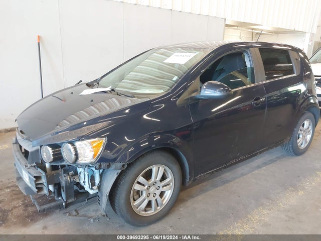 Chevrolet Sonic Lt Auto 2015 1G1JC6SH9F4170031 Image 2