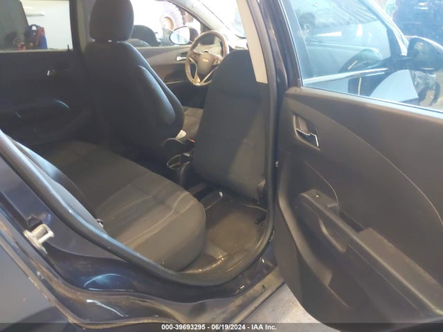 Chevrolet Sonic Lt Auto 2015 1G1JC6SH9F4170031 Image 8