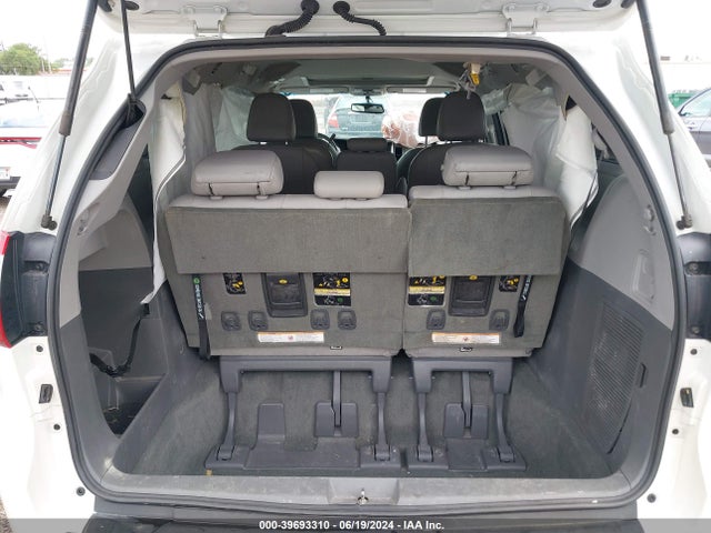 Toyota Sienna Xle 8 Passenger 2017 5TDYZ3DC8HS843323 Image 17