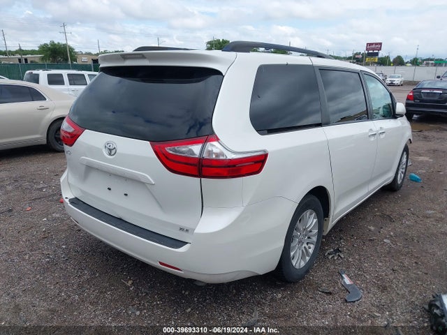 Toyota Sienna Xle 8 Passenger 2017 5TDYZ3DC8HS843323 Image 4
