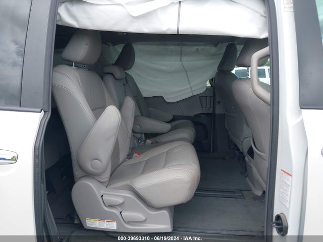 Toyota Sienna Xle 8 Passenger 2017 5TDYZ3DC8HS843323 Image 8