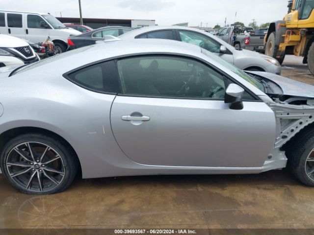 JF1ZNAA11L8753540 Toyota 86