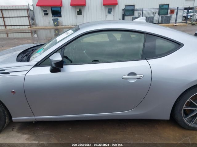 JF1ZNAA11L8753540 Toyota 86