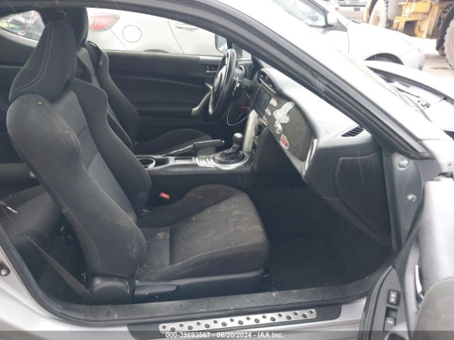 JF1ZNAA11L8753540 Toyota 86
