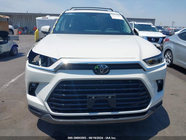 Toyota Grand Highlander Limited 2024 5TDAAAB58RS053054 Image 13