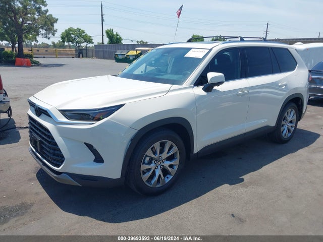 Toyota Grand Highlander Limited 2024 5TDAAAB58RS053054 Image 2