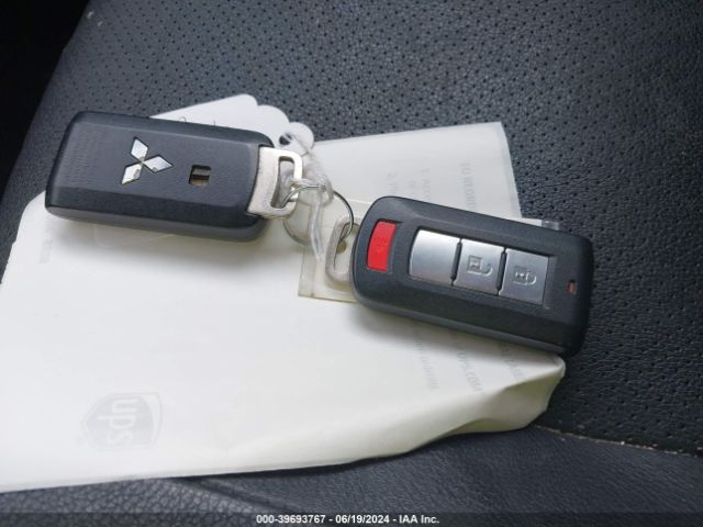 JA4AZ3A32HZ029568 Mitsubishi Outlander Sel