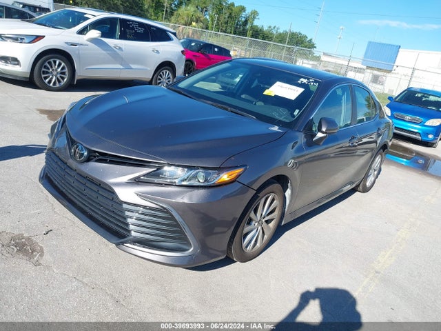 Toyota CAMRY LE 2024 4T1C11AK4RU860629 Image 2