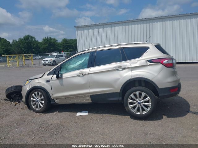 1FMCU9J99HUF00984 Ford Escape Titanium