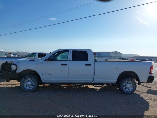 3C6UR5HJXNG273068 RAM 2500 Tradesman  4x4 8' Box