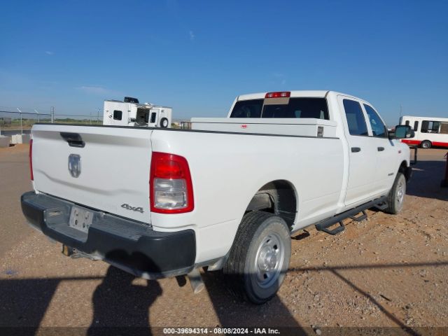 3C6UR5HJXNG273068 RAM 2500 Tradesman  4x4 8' Box