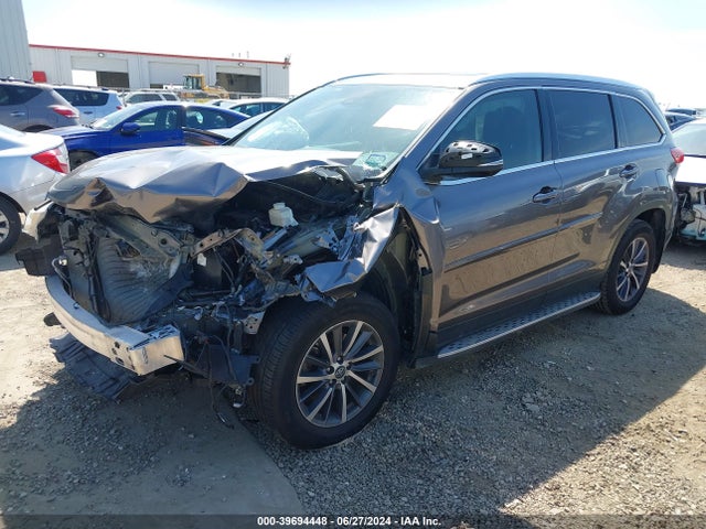 Toyota Highlander Xle 2019 5TDKZRFH1KS568273 Image 2
