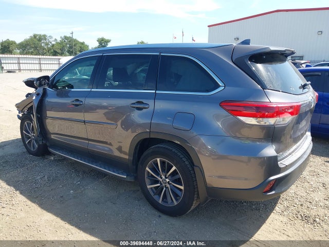 Toyota Highlander Xle 2019 5TDKZRFH1KS568273 Image 3