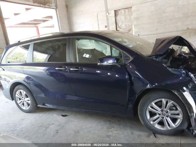 5TDESKFC8NS043373 Toyota Sienna Platinum
