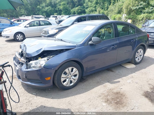 Chevrolet Cruze Ls Auto 2014 1G1PA5SG2E7458438 Image 2