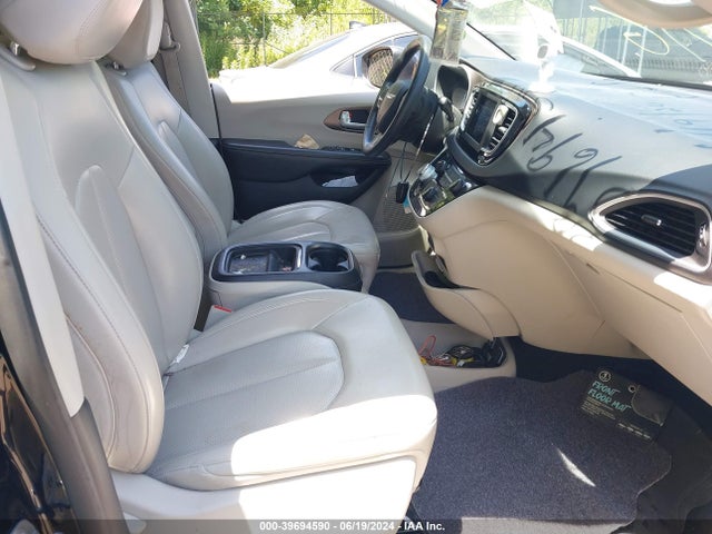 2C4RC1DG0MR551360 Chrysler Voyager Lxi