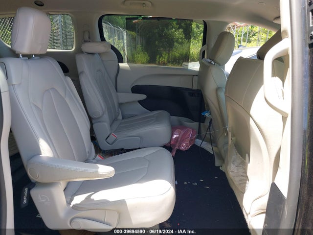 2C4RC1DG0MR551360 Chrysler Voyager Lxi