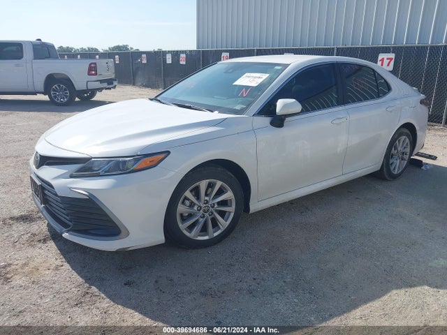 Toyota CAMRY LE 2023 4T1C11AK3PU734338 Image 2