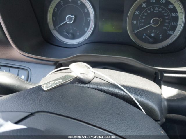 KMHRB8A33LU016792 Hyundai Venue Se