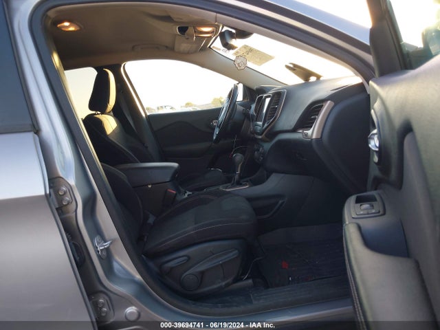 1C4PJLCB6GW166931 Jeep Cherokee Altitude