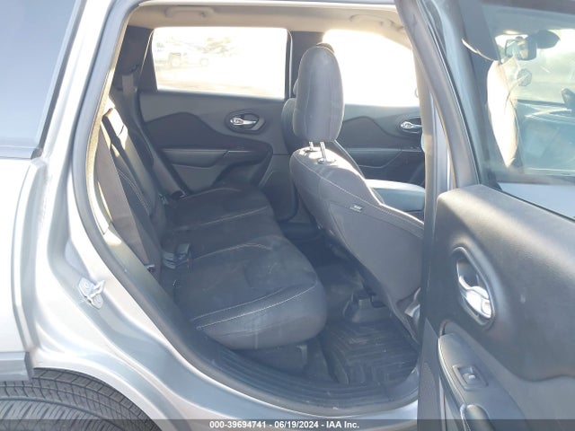 1C4PJLCB6GW166931 Jeep Cherokee Altitude
