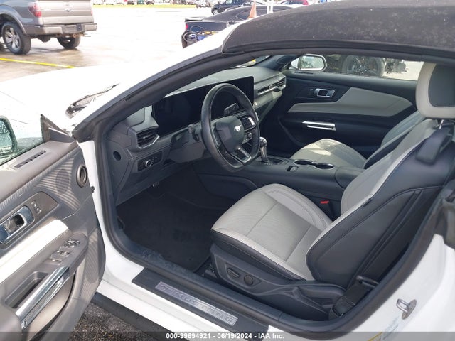 Ford Mustang Ecoboost Premium 2024 1FAGP8UH1R5114975 Image 5