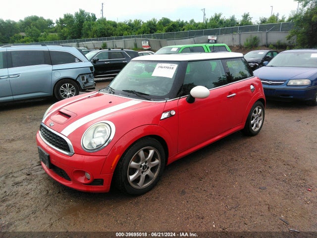 2008 MINI COOPER S WMWMF73588TT93947 Photo 1