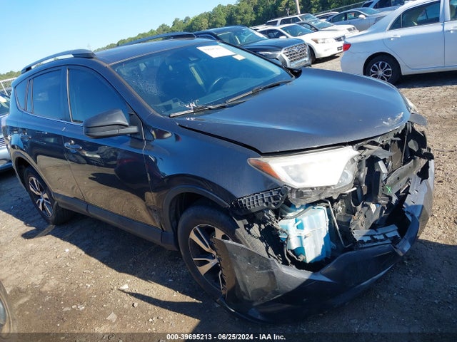 Toyota Rav4 Xle 2017 JTMWFREV8HD095655 zdjęcie główne