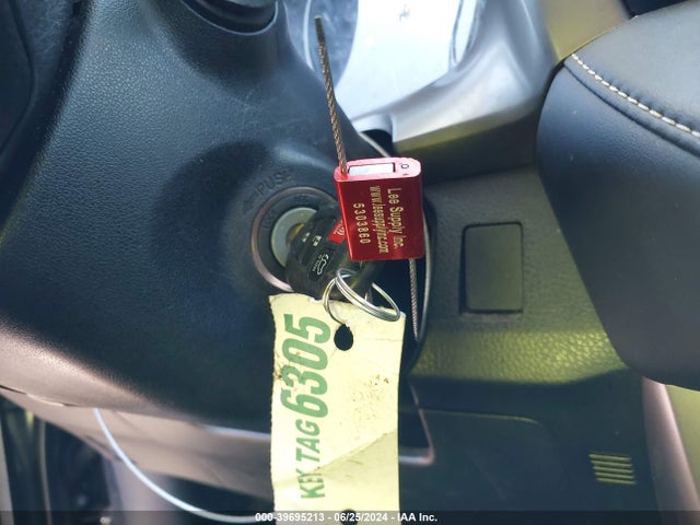 Toyota Rav4 Xle 2017 JTMWFREV8HD095655 Image 11
