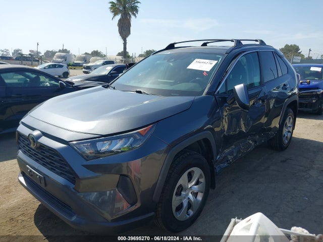 Toyota RAV4 LE 2019 2T3K1RFV7KC013714 Image 2