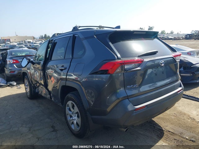 Toyota RAV4 LE 2019 2T3K1RFV7KC013714 Image 3